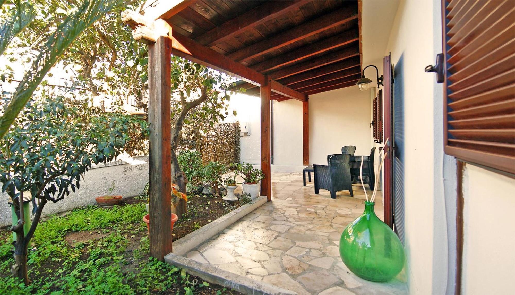 Sea Breeze Villa - Luna Apartment Μπάρι Εξωτερικό φωτογραφία