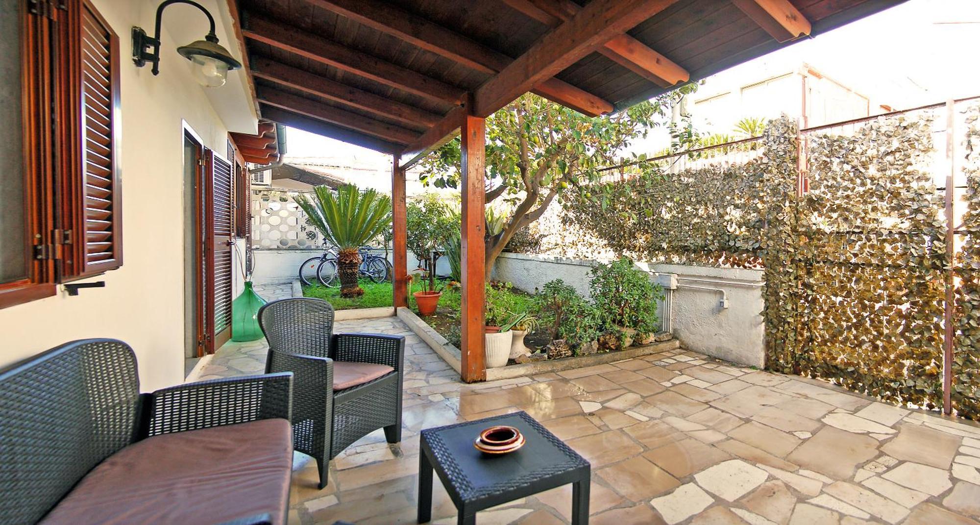 Sea Breeze Villa - Luna Apartment Μπάρι Εξωτερικό φωτογραφία